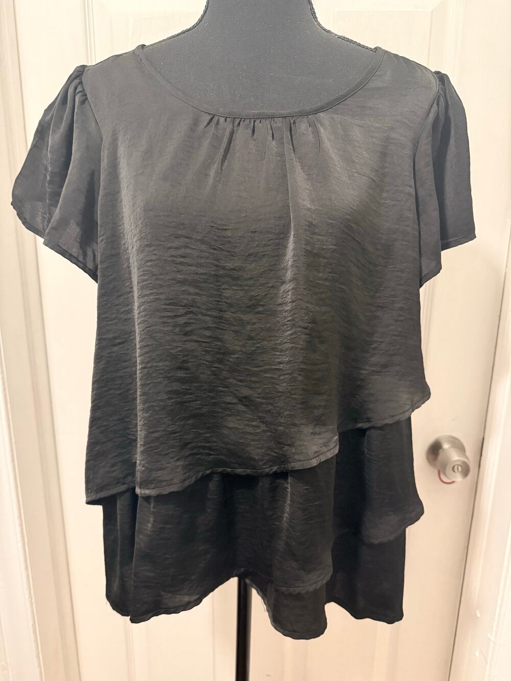 Hazel Black Ruffled Bloue